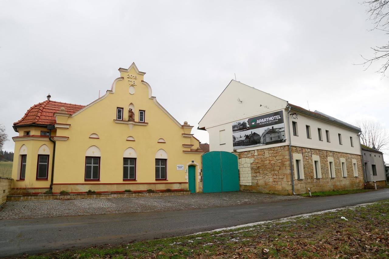 Aparthotel Brokes Ланшкроун Экстерьер фото